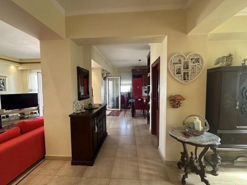 Tria Monastiria Kreta, Tria Monastiria: Geräumige Villa mit atemberaubender Aussicht zu verkaufen Haus kaufen